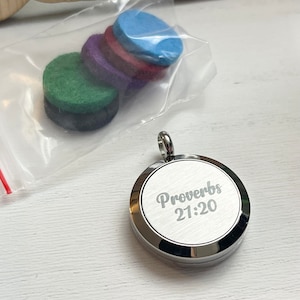 Essential Oil Locket | Add Personalization |Aromatherapy Necklace | Stainless Steel Locket | 25mm | Flower Power