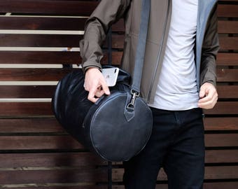 Schwarz Leder Duffle Bag Männer Medium Schulter Reise Weekender Schuhfach, Sporttasche tragen. Handgefertigte Nachtwäsche. Kundenspezifisches Geschenk