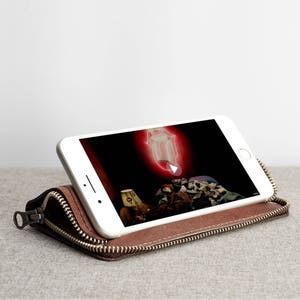 Cartera Piel Marrón iPhone, Estuche Soporte 7 8 Plus X, Bolsillo Para Accesorios Apple, Funda Cremallera. Regalo Monograma Personalizado
