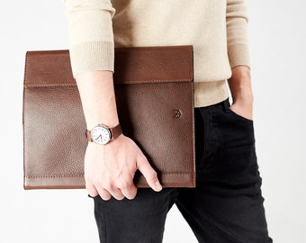 Cartera de documentos para tableta y portátil de cuero marrón para hombres, estuche para archivadores A4, organizador de trabajo empresarial. Folio Carta. Regalo de monograma personalizado