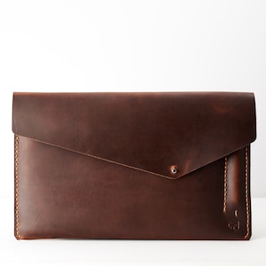 Distressed Tan Leather Microsoft Sleeve, Surface Case with Surface Pen Holder, Protective Carrying Bag, Optional Custom Engraving, Men Gifts