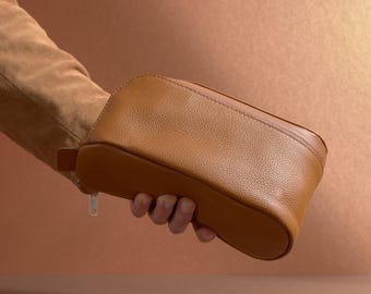 Tan Leather Toiletry Bag Men, Handmade Leather Travel Kit, Wet-proof Liner, Custom Groomsmen Engraved Gift