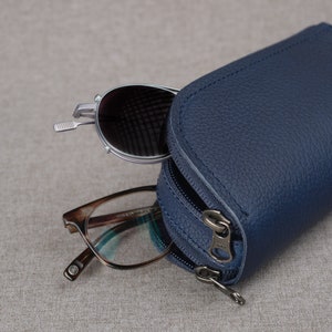 Navy Leather Glasses Case Double Men, Two Sunglasses Bag, Eyewear Twin Pouch, Travel Suede Sleeve Cover. Custom Monogram Gift CAPRA LEATHER imagem 9