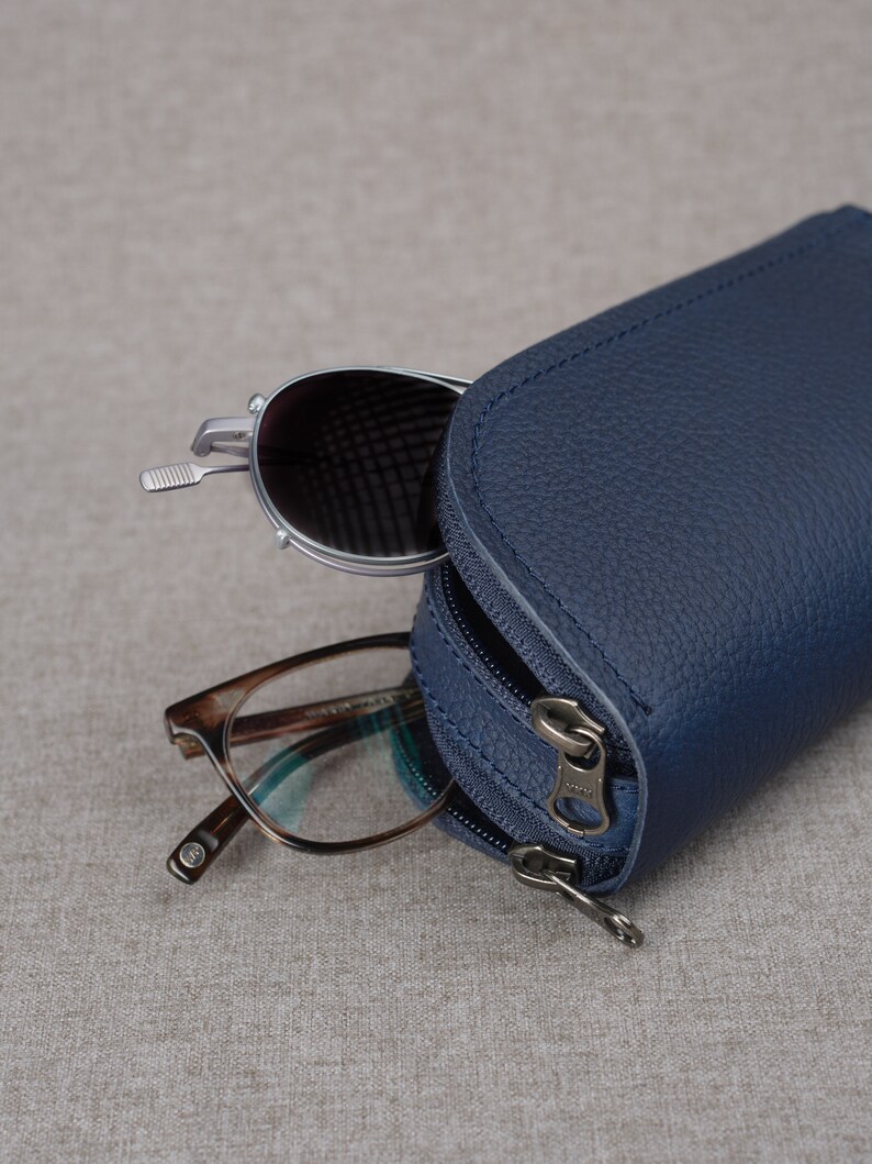 Navy Leather Glasses Case Double Men, Two Sunglasses Bag, Eyewear Twin Pouch, Travel Suede Sleeve Cover. Custom Monogram Gift CAPRA LEATHER imagem 9