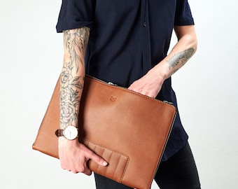 Bolso para tableta y portátil de cuero color canela para hombre, cartera para documentos, organizador de carpetas para casos de negocios, funda tipo folio de trabajo. Regalo tecnológico con monograma personalizado