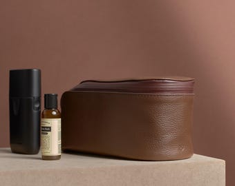 Brown Leather Toiletry Bag Men, Handmade Leather Travel Kit, Wet-proof Liner, Custom Groomsmen Engraved Gift