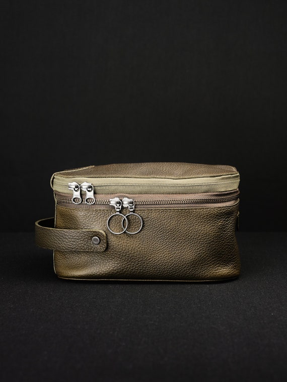 Green Leather Toiletry Bag, Mens Dopp Kit, Personalized Toiletry Bag for Him, Shaving Kit Bag, Groomsmen Gift for Men, Custom Monogram