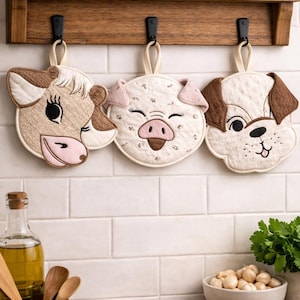 LeTTER Pot Holders PotHolders Pattern PiG DoG CoW Hostess Cooking Kitchen Cook Anne Cabot's 5434 BarnYard Friends