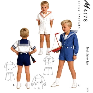 Puede incluir: Un patrón impreso para un traje de marinero para niño. La imagen muestra a tres niños con diferentes versiones del traje en blanco y azul marino. El patrón incluye dibujos lineales de los diseños del traje.