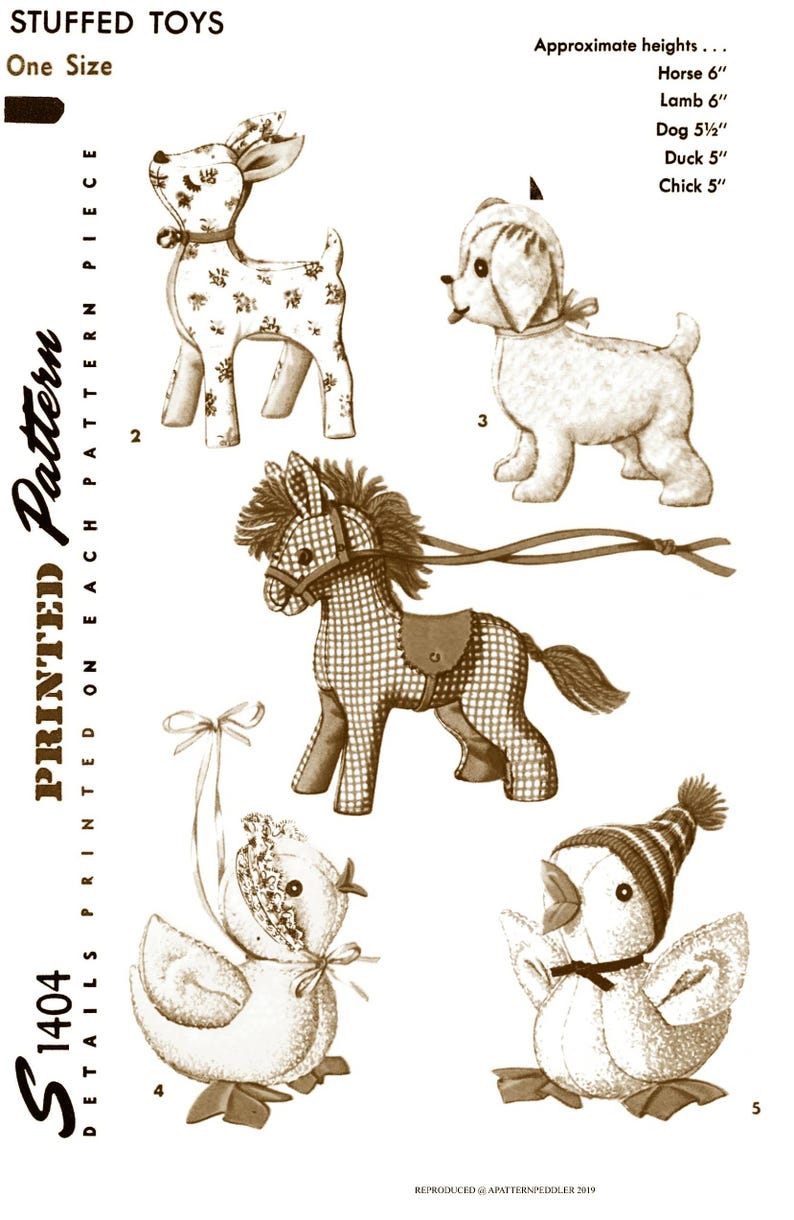 Peut inclure: Un patron de couture vintage pour cinq jouets en peluche&nbsp;: un cerf, un chien, un cheval, un canard et un poussin. Le patron est imprim&eacute; sur une seule feuille de papier et comprend des instructions pour la fabrication de chaque jouet. Le patron est intitul&eacute;&nbsp;&laquo;&nbsp;Jouets en peluche&nbsp;&raquo; et comprend les hauteurs approximatives de chaque jouet en pouces.