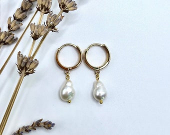 Pearl gold small hoop earrings