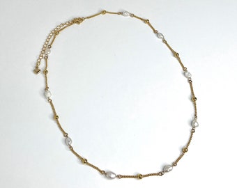 Freshwater pearl beaded necklace, gold plated satellite chain