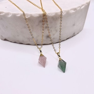 Quartz pendant necklace on gold plated cable chain - green or pink