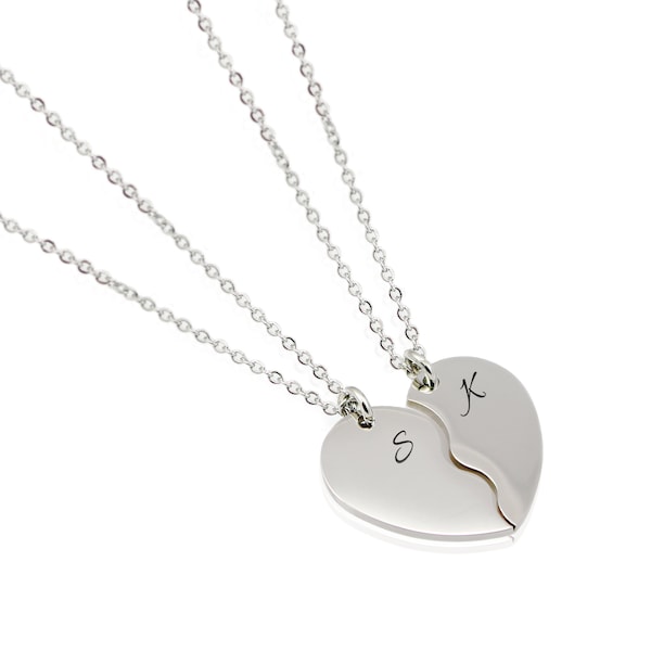 Collier coeur en acier inoxydable pour couple - Pendentif coeur initial gravé - Collier demi-cœur pour couple - Cadeau spécial petit ami / petite amie