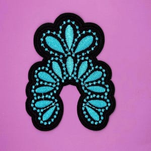 Turquoise - Western - Horseshoe - Horse - Barrel Roping - Cowboy Emblem - Iron On Patch