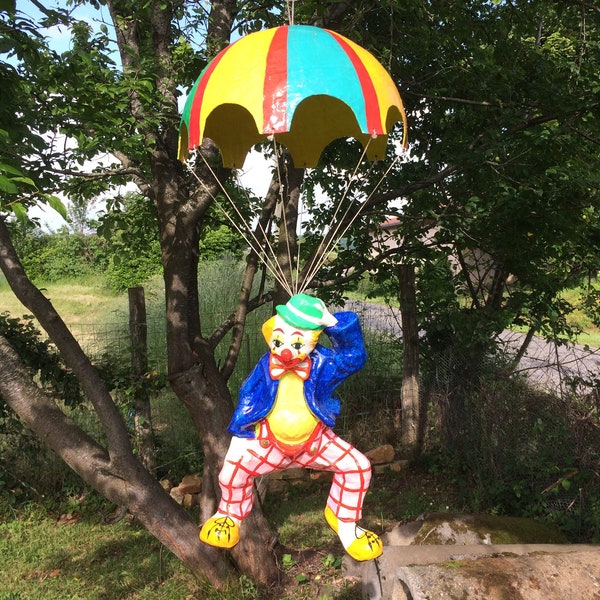 Grande décoration de clown suspendue, figurine vintage en papier mâché, trouvée et fouettée