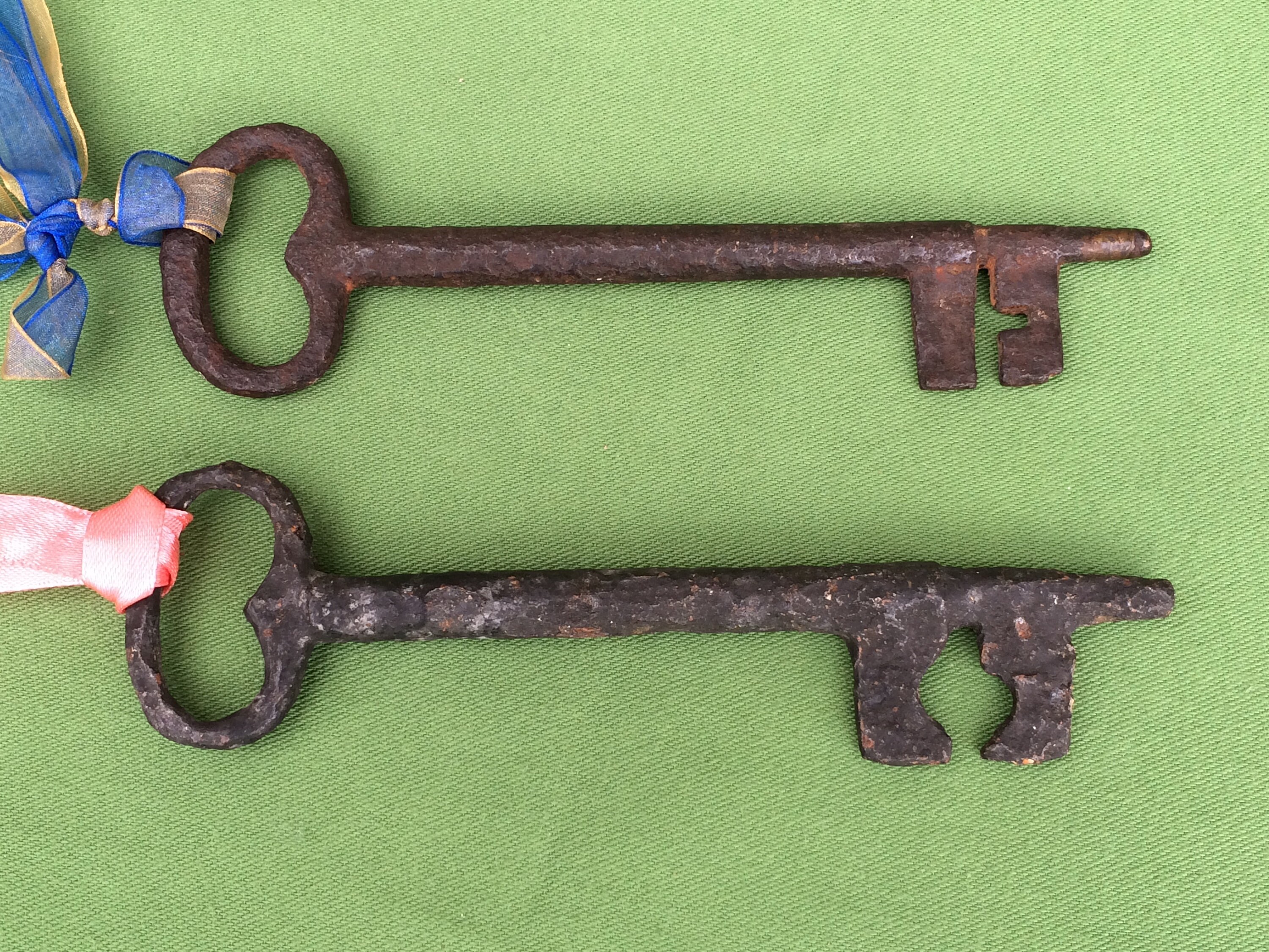 Rare Antique Porte Squelette Clés, Paire de Français 1600S Fer Forgé Antique Ornemental Collector Ke