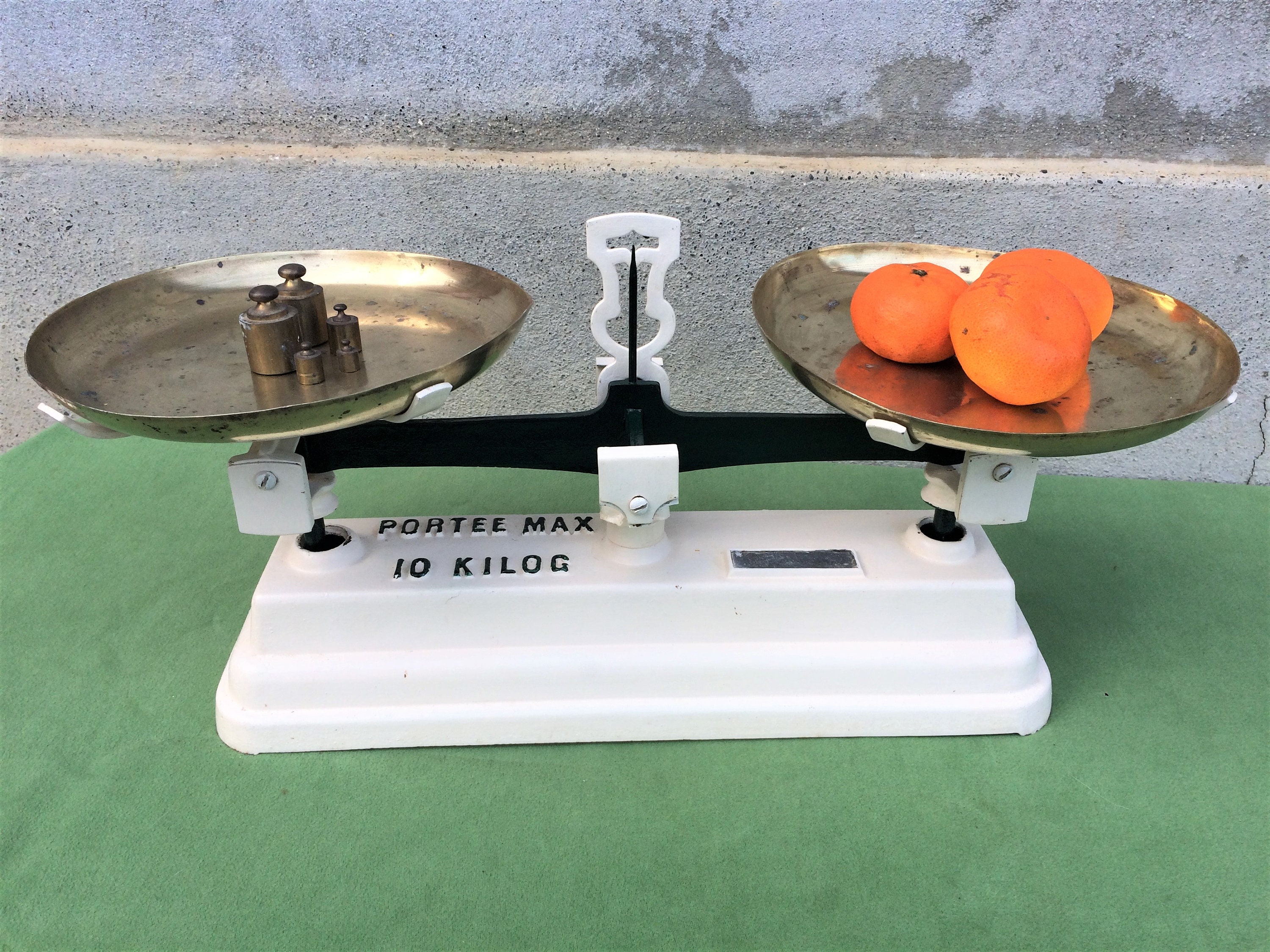 Balance De Cuisine Antique,
