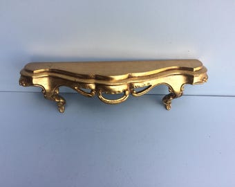 Aplique dorado, consola de pared estilo florentino, decoración vintage dorada para habitación o entrada.