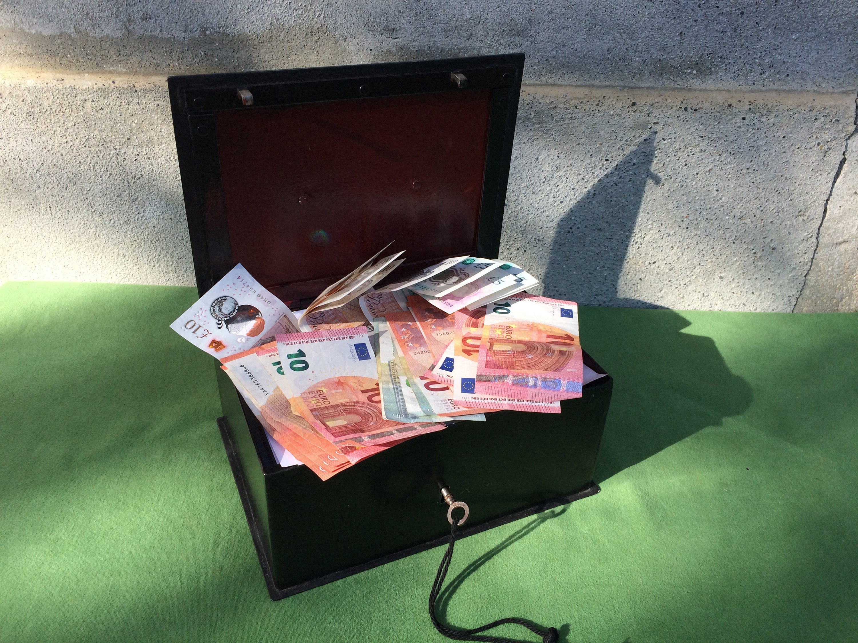 Français Boîte Forte Antique ou Coffre-Fort, Coffre-Fort Portable Verrouillable Trouvé et Fouetté