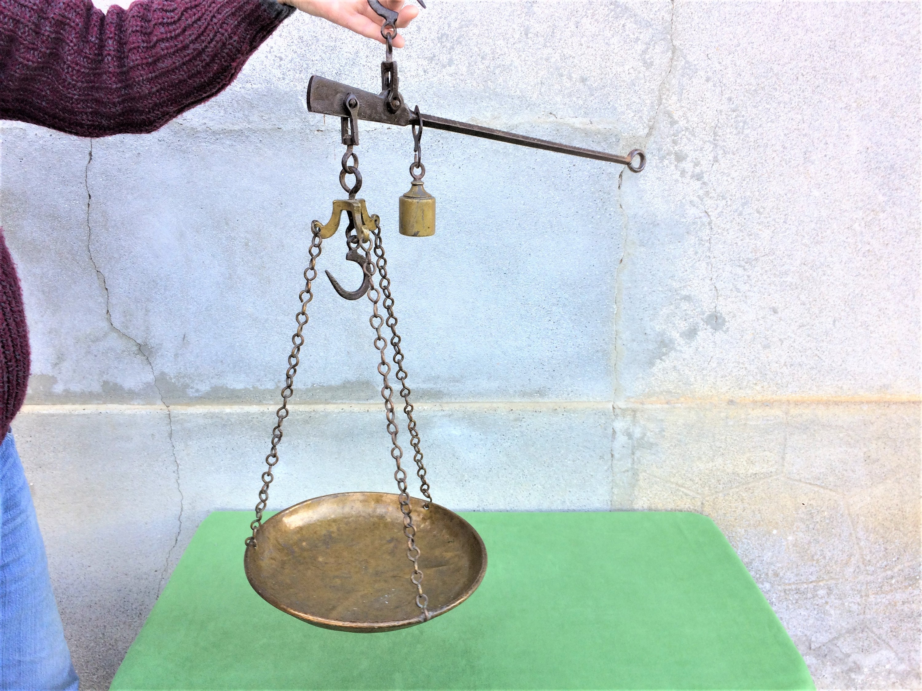 Counterbalance Scale
