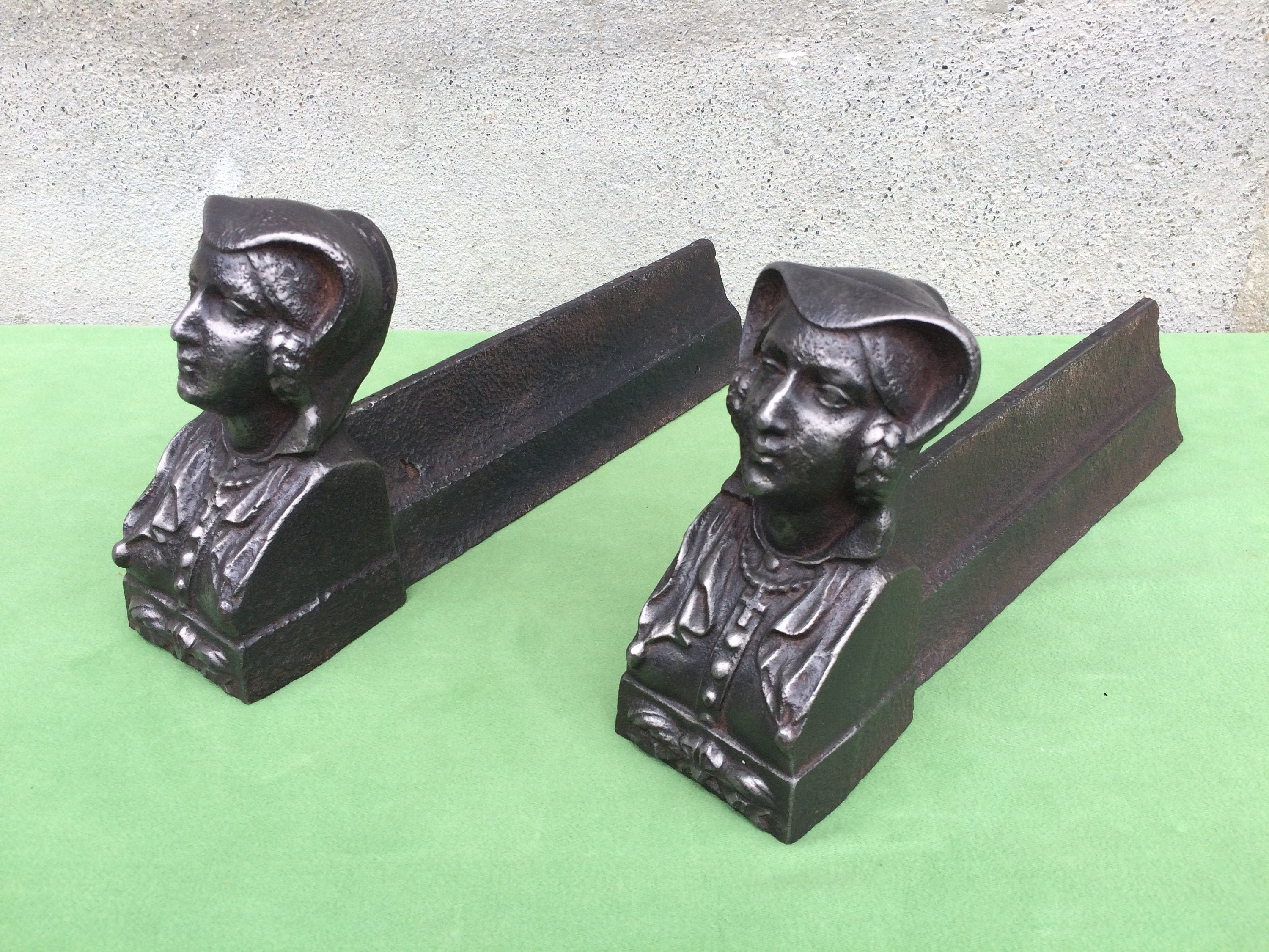 Andirons Antiques, Chiens de Feu Chrétiens en Fonte ou Chenets. Décoration Cheminée Cadeaux Religieu