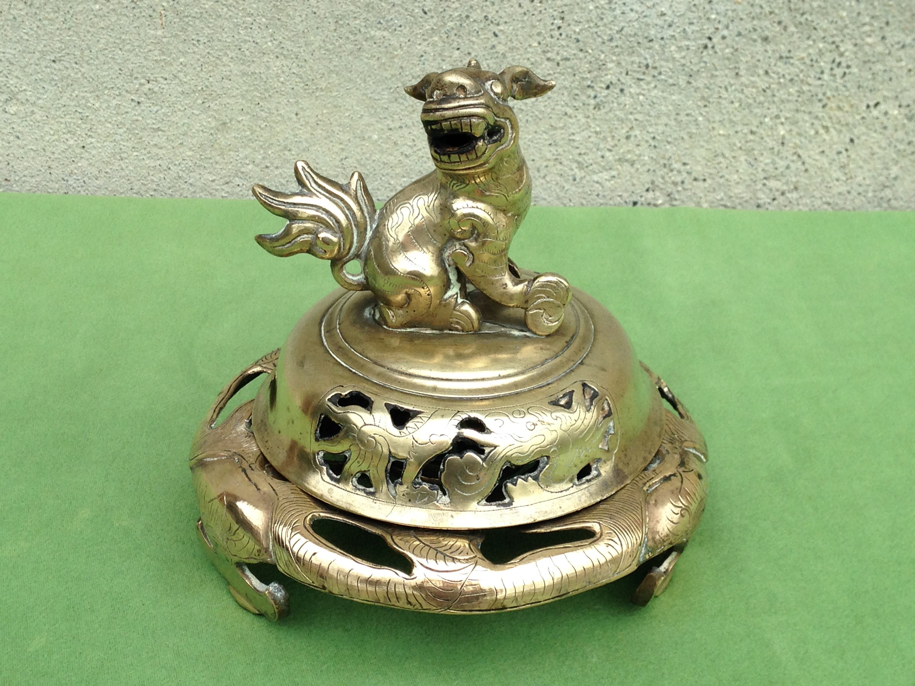 Brûleur d'encens Chinois Foo Dog Pomander ou Incensory, Encensoir de Lion en Laiton Antique Pour La 