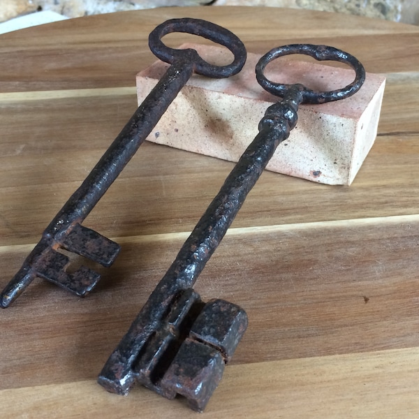 Rare Antique Keys, Pair of Forged Iron Collector Keys, Found And Flogged