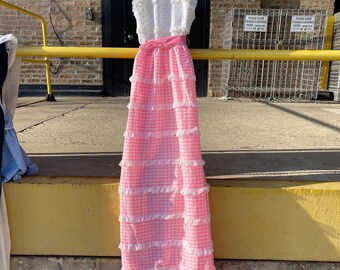 Vintage 60er 70er Vicky Vaughn Ärmelloses Bodenlanges High Neck Prairie Dress Creme Spitze Rosa Vichykaro Rock Small