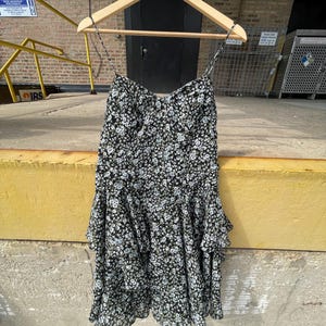 Retro 90s Upbeat Floral Spaghetti Strap Layered Ruffles Dress Medium