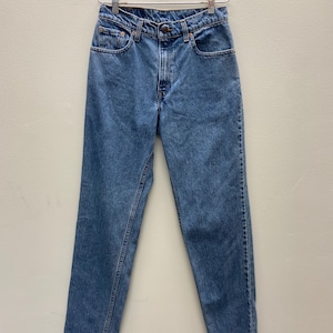 Retro 90s Levis 550s High Waisted Tapered Mom Jeans Light Wash Denim Small 27