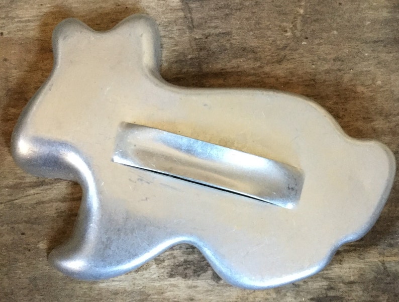 Rabbit. Chick and Lion Aluminum Cookie Cutters, Vintage Sitting Bunny