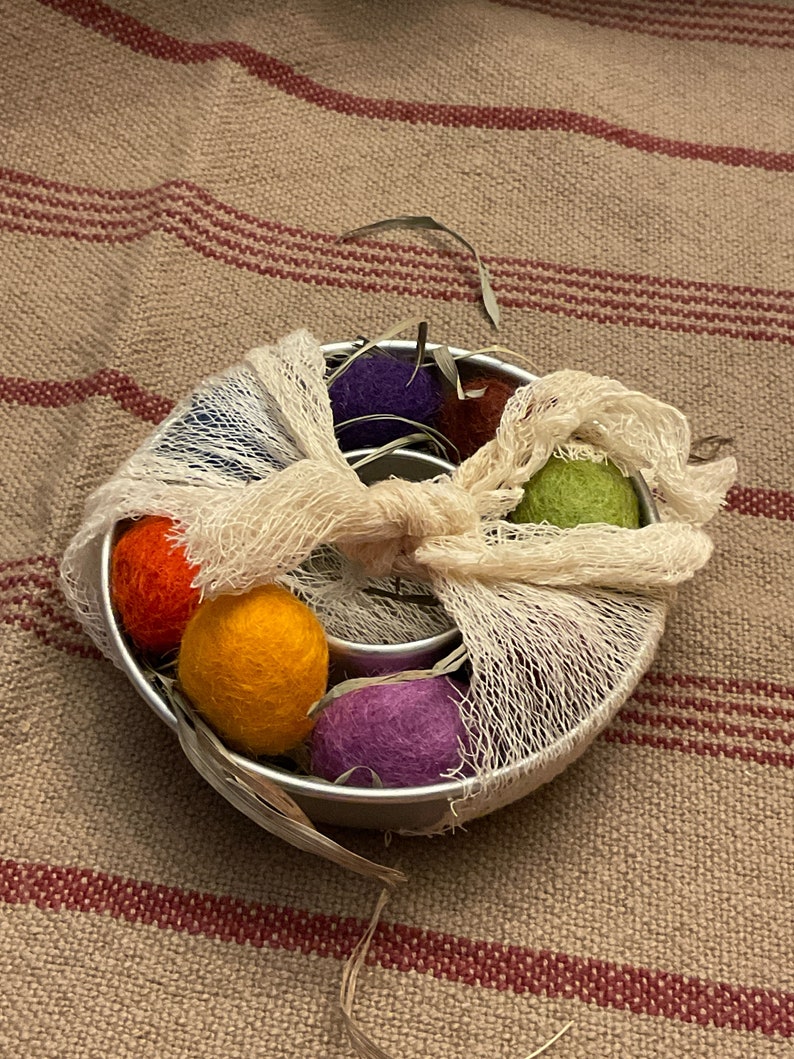 Primitive Colors 100% Felted Wool Eggs, 3/4 or 1 with krinkled kraft grasses in a ticking basket Round Mold