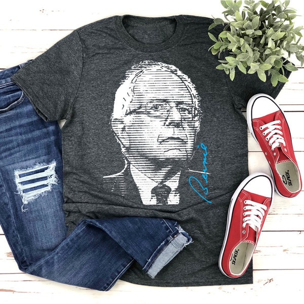 Bernie Sanders Portrait Signature Unisex Softstyle Short-Sleeve T-shirt S- 3XL Bernie Sanders for President
