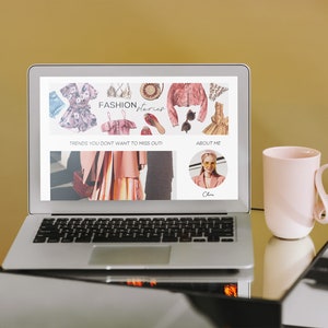 Może przedstawiać: Srebrny laptop wyświetla blog modowy zatytułowany "Fashion Stories" ze zdjęciami ubrań i akcesori&oacute;w. Po prawej stronie stoi r&oacute;żowy kubek z unikalnym uchwytem. Tło jest ciepłoż&oacute;łte.