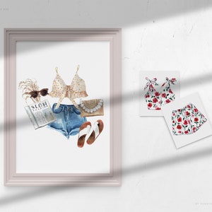 Może przedstawiać: Akwarelowa ilustracja oprawionego letniego stroju. Zestaw zawiera top od bikini w kropki, dżinsowe szorty, okulary przeciwsłoneczne, tkana torba, sandały i magazyn z napisem "SLOW FASHION". Dwa dodatkowe nadruki przedstawiają top i szorty w kwiaty.