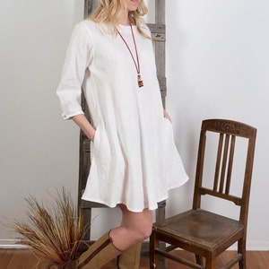 Abito Swing in Lino Bianco, Tunica Oversize, Tunica in Lino da Donna, Abito Casual, Top Lungo in Lino, Maniche Lunghe, Fatto a Mano