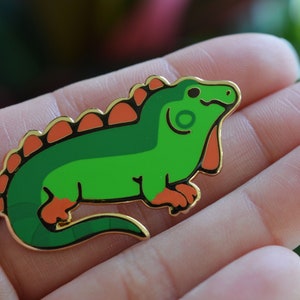 Lovable Lizard Enamel Pins - Etsy