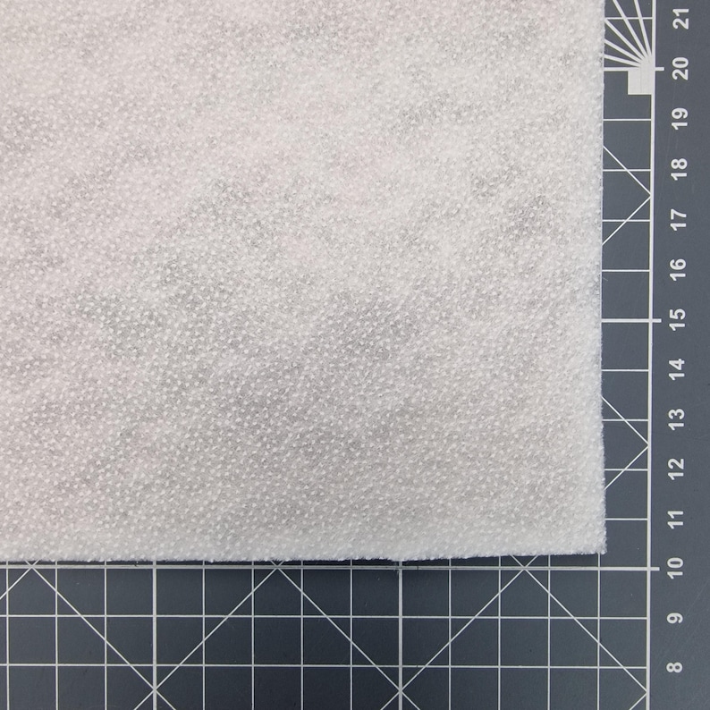 Vilene Vlieseline H640, Fusible Fleece Batting For Quilts and Bags, White, 90cm/35inch Wide image 3