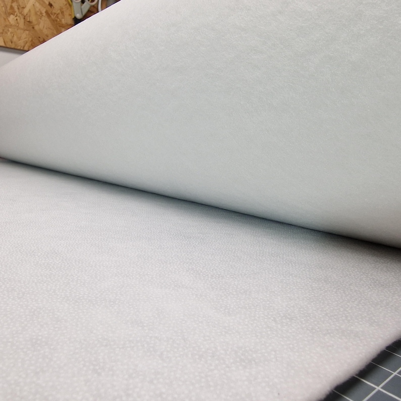 Vilene Vlieseline H640, Fusible Fleece Batting For Quilts and Bags, White, 90cm/35inch Wide image 2