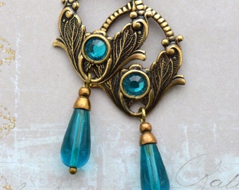Art nouveau, art deco blauwgroene glazen oorbellen, antieke koperen bloemenoorbellen