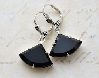 Orecchini Art Déco, Orecchini Jet Black, Orecchini in argento anticato, Orecchini pendenti in vetro ceco vintage