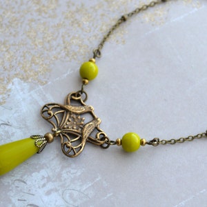 Art Nouveau Antiqued Brass Vintage Olivine Green Czech Glass Drop Love Birds Necklace