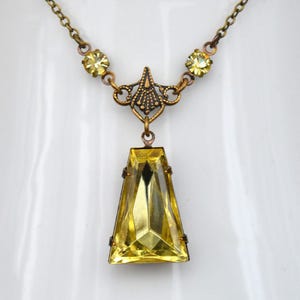 Art Deco Style Antiqued Gold Brass Vintage Jonquil Glass Keystone Necklace