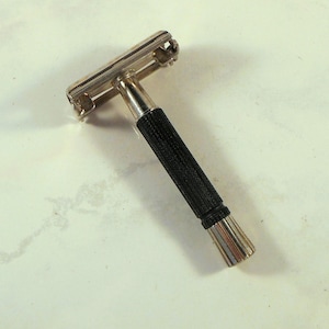 Nice Vintage GILLETTE Super Speed Flare Tip Black Handle Double Edge Safety Razor - 1972 S3 Date Code