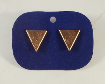Pair of Gold Tone Collar Points or Tips With Etched Design On Hangtag