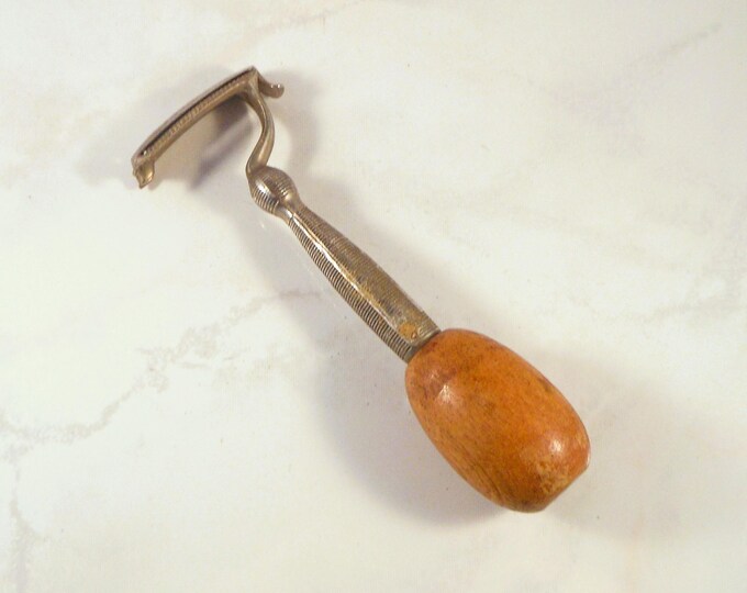 Early Safety Razors 1940's