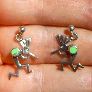 Sterling Silber Kokopelli Ohrstecker mit grünen Türkis Akzenten - Southwestern Jewelry