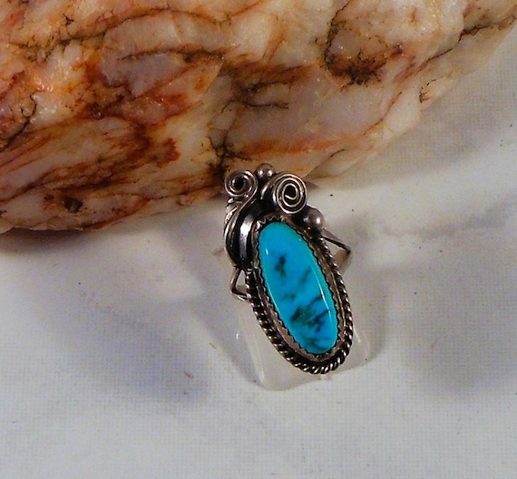 Outstanding Native American Navajo Turquoise Sterling Silver Ring Outstanding Native American Navajo Turquoise Sterling Silver Ring