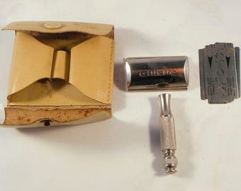 Vintage Gillette Safety Razor Travel Kit With Razor from 1966 (L2 Date Code) - Small Shaving Kit For Travel - Great Collectible